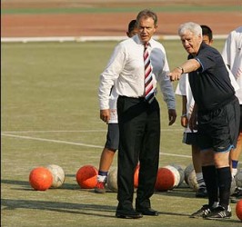 Tony Blair und Bobby Robson